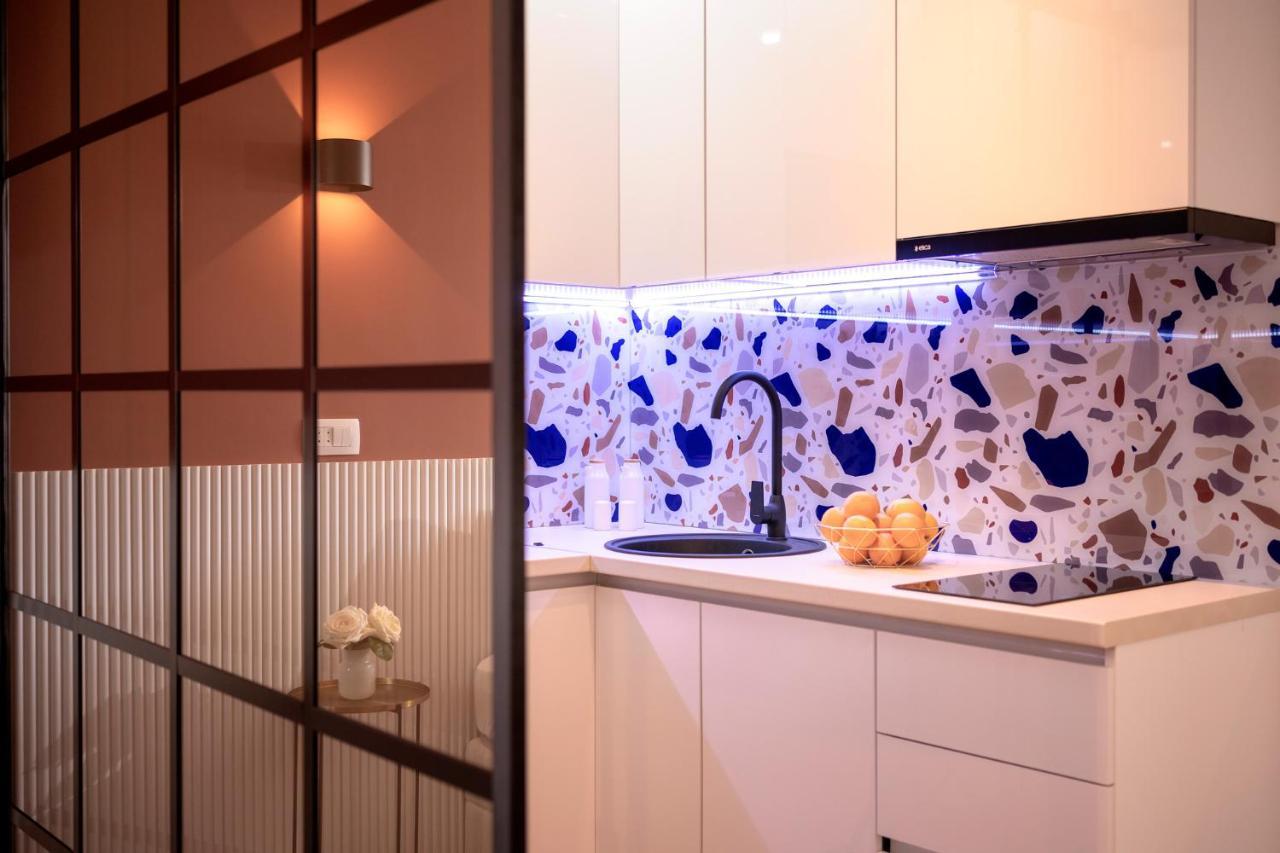 Fingerprint Central Apartment 5 Min From Center & Beach Hvar Town Bagian luar foto