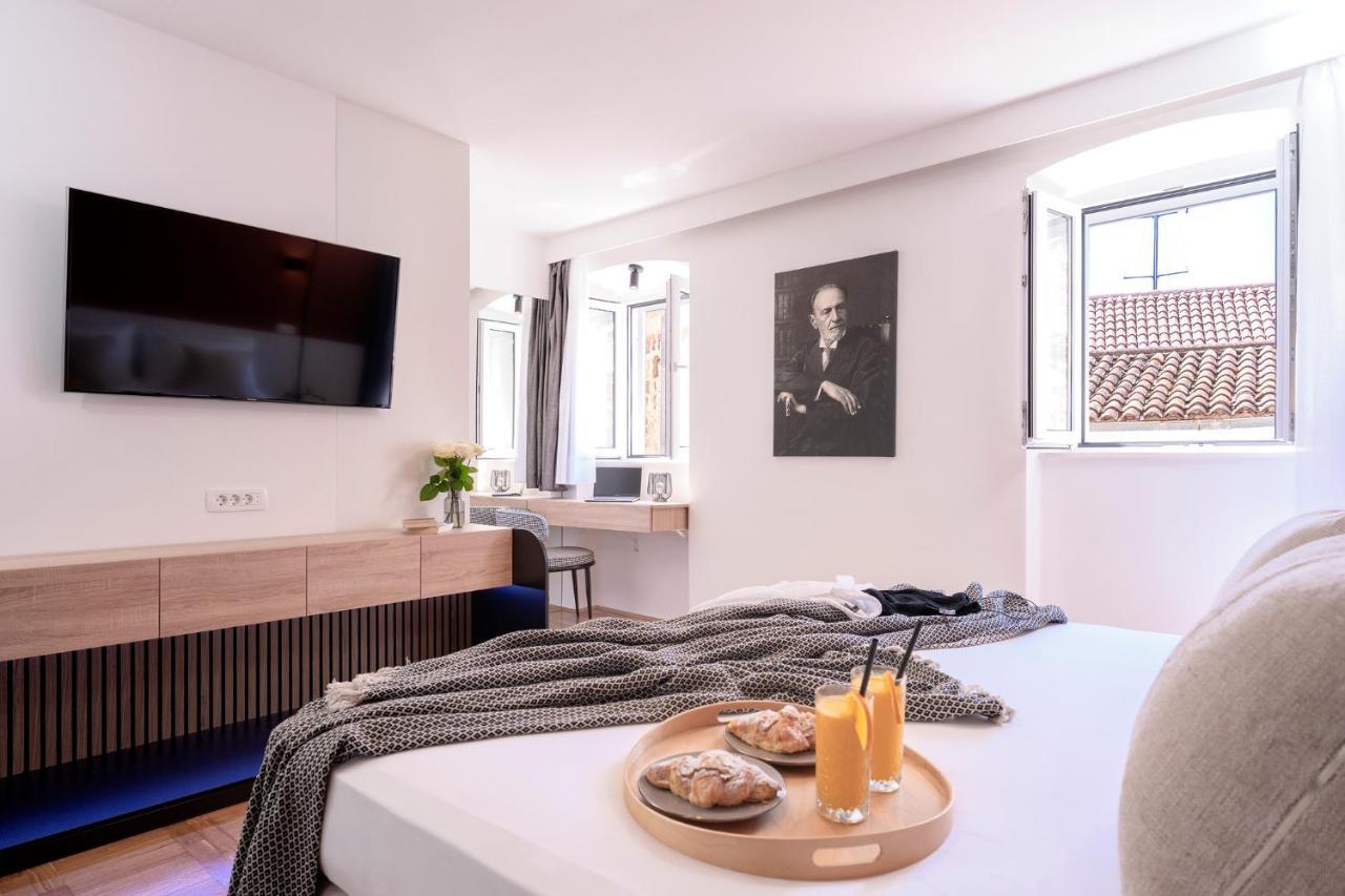 Fingerprint Central Apartment 5 Min From Center & Beach Hvar Town Bagian luar foto
