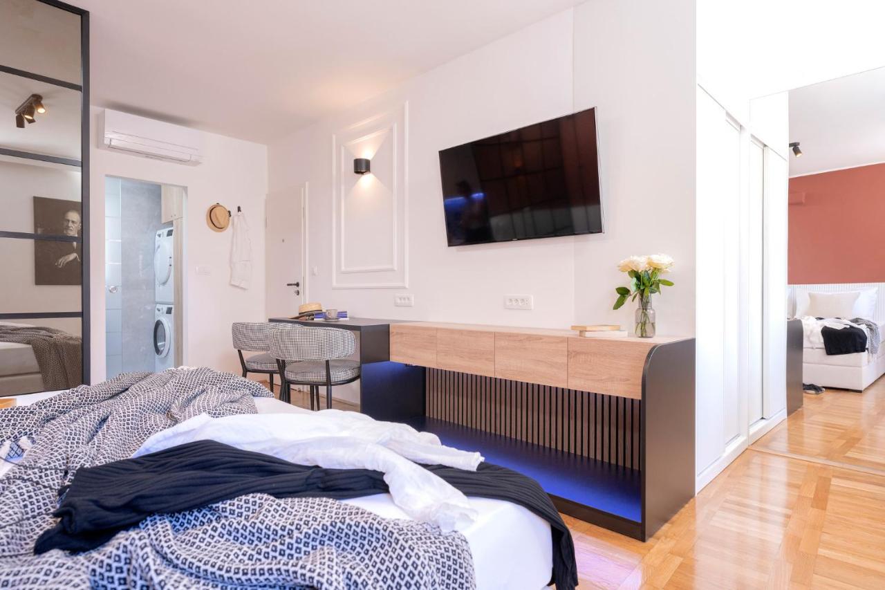 Fingerprint Central Apartment 5 Min From Center & Beach Hvar Town Bagian luar foto