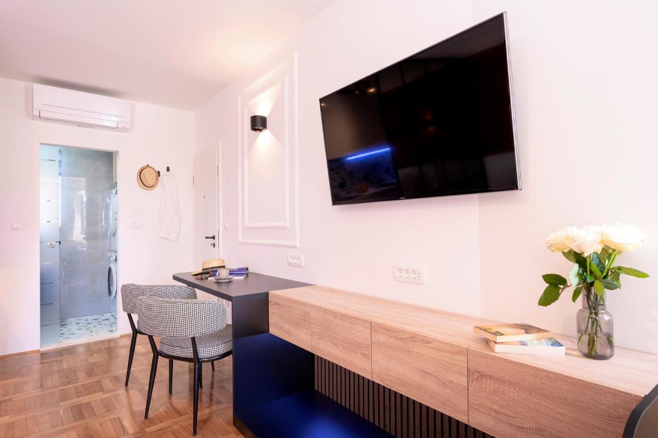 Fingerprint Central Apartment 5 Min From Center & Beach Hvar Town Bagian luar foto