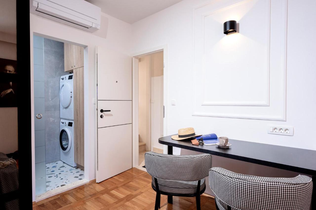 Fingerprint Central Apartment 5 Min From Center & Beach Hvar Town Bagian luar foto