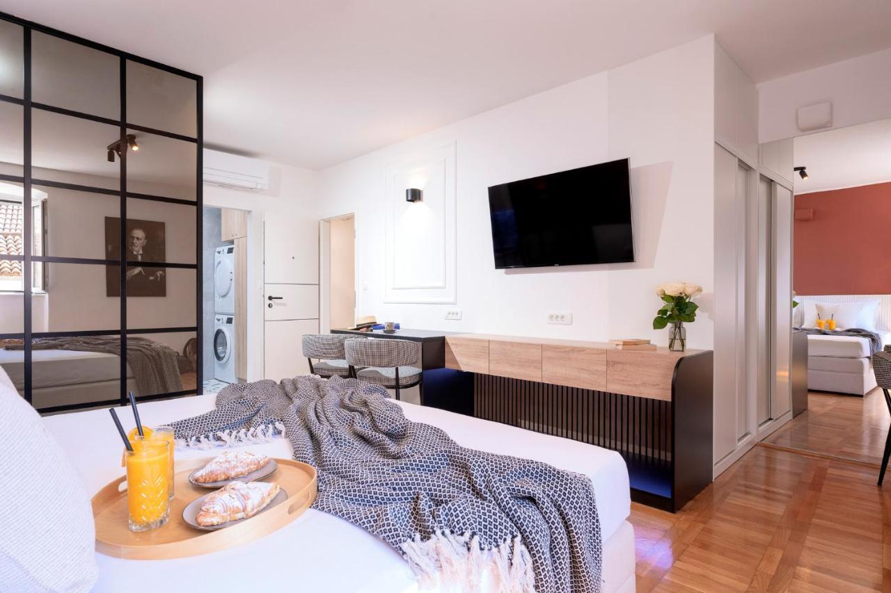 Fingerprint Central Apartment 5 Min From Center & Beach Hvar Town Bagian luar foto