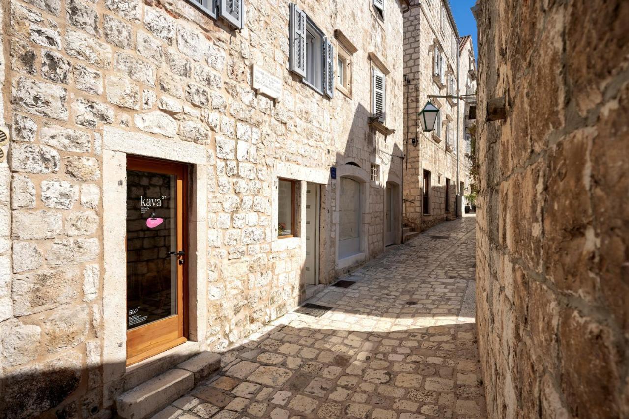 Fingerprint Central Apartment 5 Min From Center & Beach Hvar Town Bagian luar foto