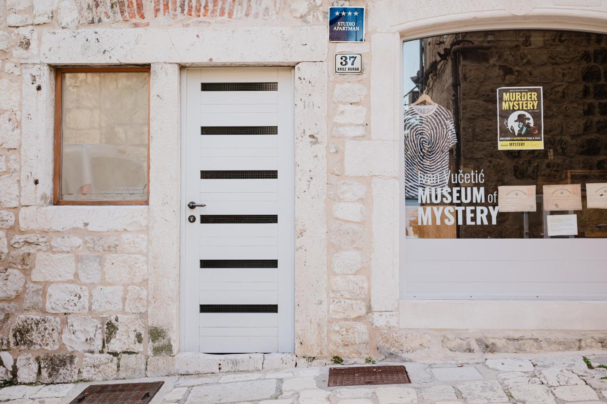 Fingerprint Central Apartment 5 Min From Center & Beach Hvar Town Bagian luar foto