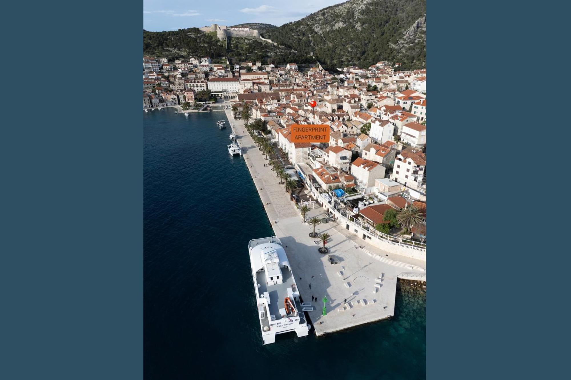 Fingerprint Central Apartment 5 Min From Center & Beach Hvar Town Bagian luar foto
