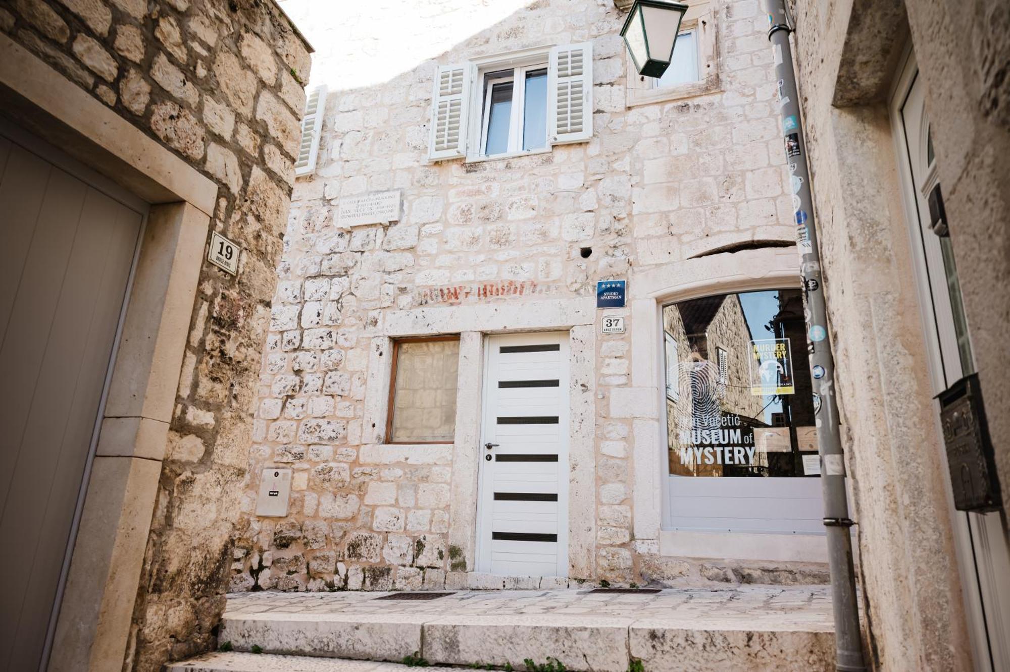 Fingerprint Central Apartment 5 Min From Center & Beach Hvar Town Bagian luar foto